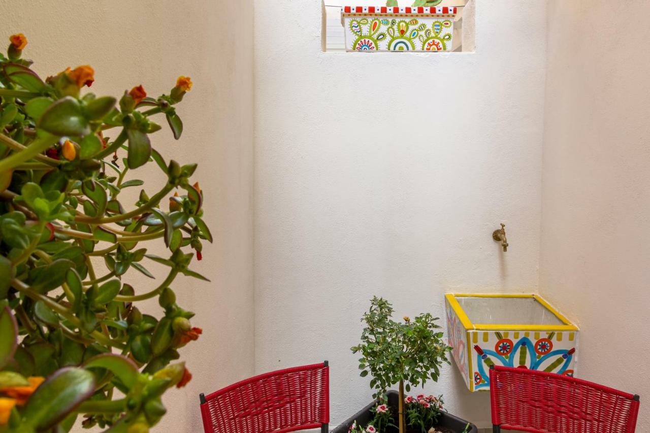 Guest Home Rose Giardini Naxos Exterior foto